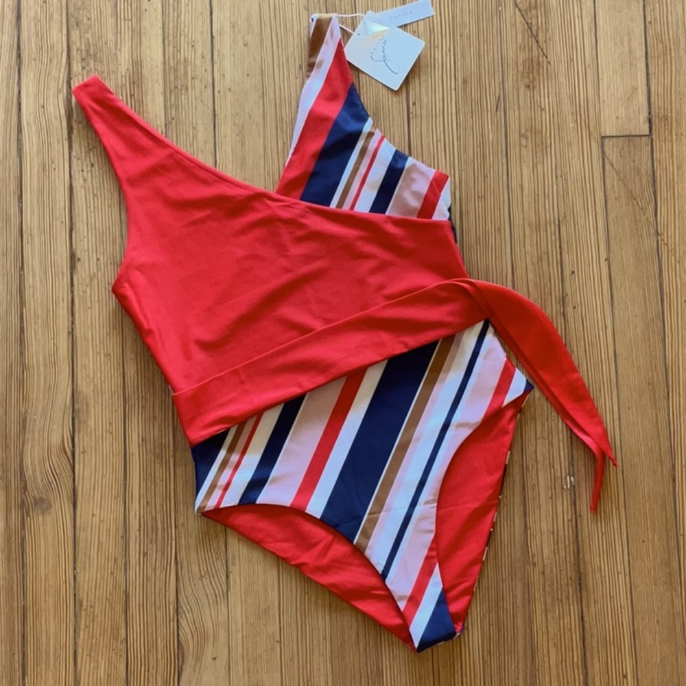 Baiia Reversible Wrapsuit